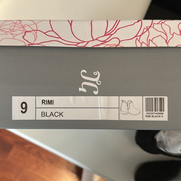 Black juicy couture healed booties - Picture 2 of 3